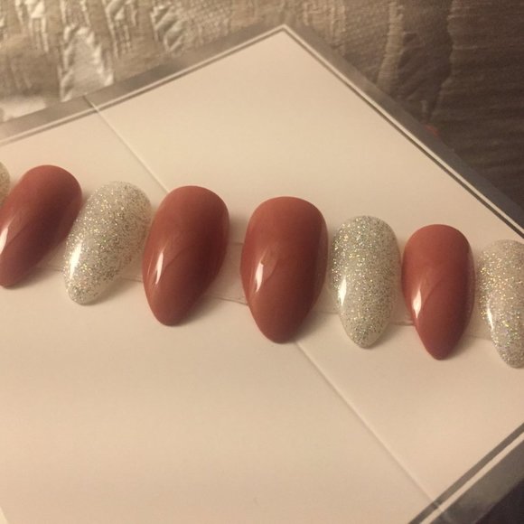 These Holographic and mauve/pink press on nails pPN81 - Picture 2 of 5